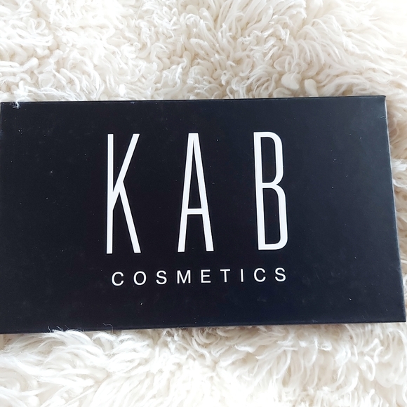 KAB Cosmetics Day + Night Pallet - Picture 2 of 4